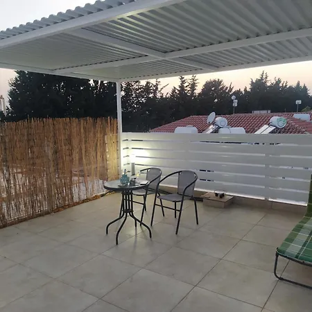 Апартаменты Sunshine Spacious Пафос